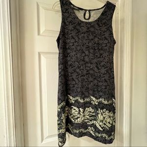 Tommy Bahama 100% silk tropical print dress. Sleeveless. Size medium. Blue